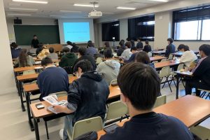 九州共立大学　講演